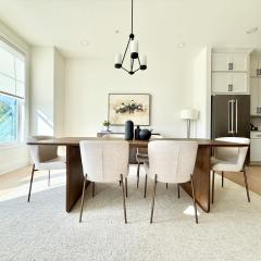 Executive 3BR Townhome Rooftop & Elevator Near Avalon