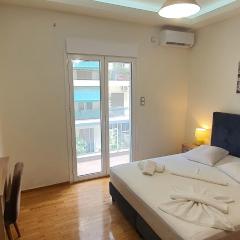 A few minutes from Siggrou Street