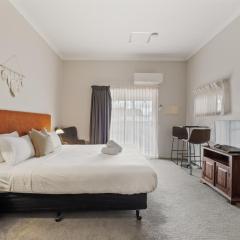 Siana Studio - NEW listing