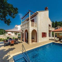 Villa Anka - Five-Bedroom Villa with Terrace and Swimming Pool