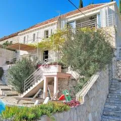 Villa Tony - Five Bedroom Villa with Terrace, Swimming Pool and Sea View