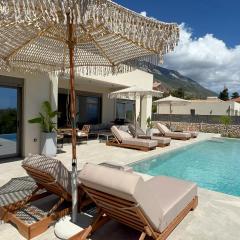 Thalassasense villa lourdata