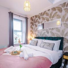 Stylish 2 Bedroom Apartment in Heart of Buxton