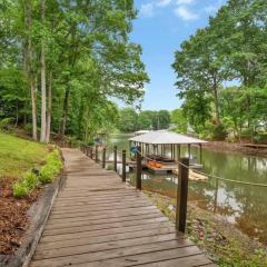 Lake Norman Villa Sleeps 15 Hot Tub Game Room