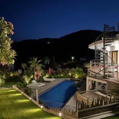 Grande Villa 350 M2, piscine chauffée vue mer et collines, CAVALAIRE sur mer, 10 personnes