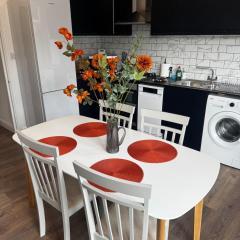 Sleeps 6, 1st Floor 2 bed and Bath Flat, with Parking & Games