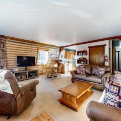 Lazy Bear Barn - Family-Friendly Mountain View Cabin with Wi-Fi, Fireplace, & Deck