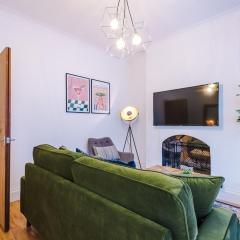 Foxton House - Stylish 3Bed Retreat, Free Parking & Netflix, WiFi