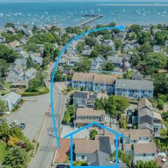 Stylish Walk to Town and Beach