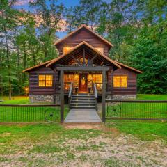 Rustic Family Getaway - Hot Tub, Pool Table, Pets, Near Attractions