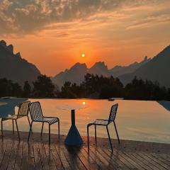 XMAN Sunrise Peaks Resort--Sky Mirror Infinity Pool