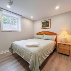 Cozy & Modern Ensuite Basement Rooms - Steps to Subway & Downsview Rogers Stadium