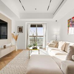 Luxury 2BR in Dubai Marina Balcony, Views, Walk to Metro & Tram