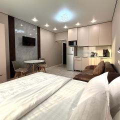 Квартира- студия Раимбек резиденс 18-1 & питьевая вода в подарок