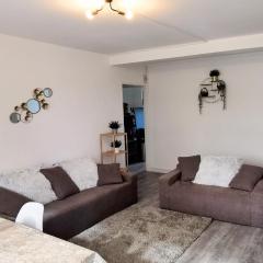 Les Erables Appart - 3 chambres - Spacieux et moderne avec balcon, parking et wifi