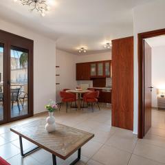 Light House Chania - 5 Min to Beach and Free Parking