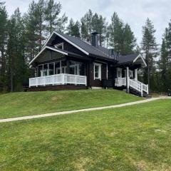 Villa Ihanus 100 m2 ja rantasauna järven rannalla