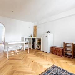 Parisian apartment in the 5th