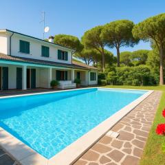Villa by the Sea and Pool