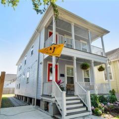 Pet-Friendly Bungalow Mardi Gras