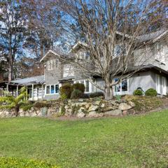 Mulgrave House and Cottage - By Latitude South Coast