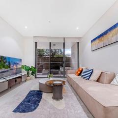 Stylish Homebush 1BR Plus Study with Pool Access