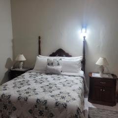 Queen Room in Kingston