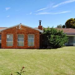 Khol Newman Bed & Breakfast