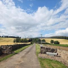 Country stay near Kirriemuir at foot Angus Glens