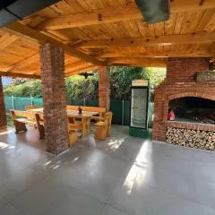 Guest House Lidia with Terrace & Free Parking
