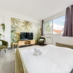 Escale-marne fr - 001 - RDC - Private Terrace - Free Parking - Free Luggage Storage - Metro 8 Eiffel Tower -All equipped - Linen Included - Washing Machine - Dish Washer - Luxury Mattress 160X200 - Panoramic View - From 1 to 4 guests