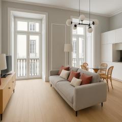 2 bed flat with Balcony in Central Lisbon
