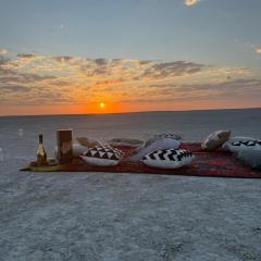 Mobile luxury camping