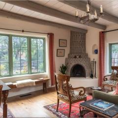Fabulous Historic Adobe Home Close to Canyon Road