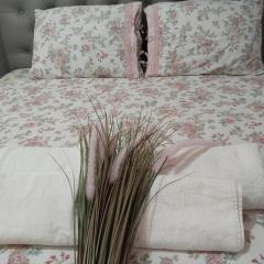 Very central apartment 3 minutes walk to central square, Kolkha Fountain