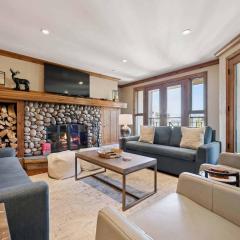 Hyatt Condominium 01 by East West Hospitality