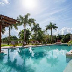 Hacienda Zunzal - Weddings, Events & Large Groups!