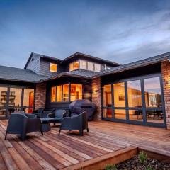 Karapiti Lodge - Stunning Rural Getaway