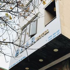 Bear Hotel & Homestay