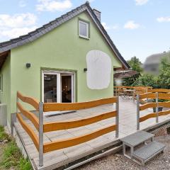 Cozy Home In Großbreitenbach With Wifi