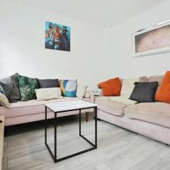 Stylish 5 Bed House Centre Of Coventry Sleeps 12