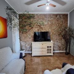 Casa com amplo quintal, a paz ao lado do Centro