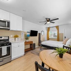 Live like a local - Studio with huge backyard