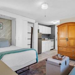 Waterfront Suite Heated Pool 2 mins 2 beach