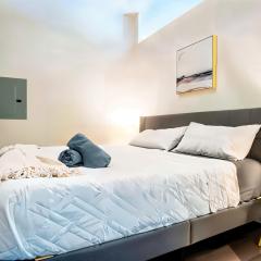 Boulevard Stays Stylish 1BR Getaway Pool Gym & Free Parking