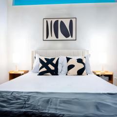 Boulevard Stays Stylish 1BR Stay Includes Pool Gym & Free Parking