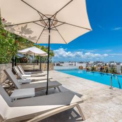 Perfect Studio Steps from 5th Avenue and the Beach