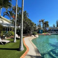 Diamond Beach Poolside 44 Premium