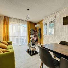 4p apt – terrace, A/C, WiFi – 100m beach