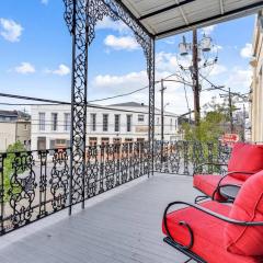 Garden Dist Condo Festival Season Balcony